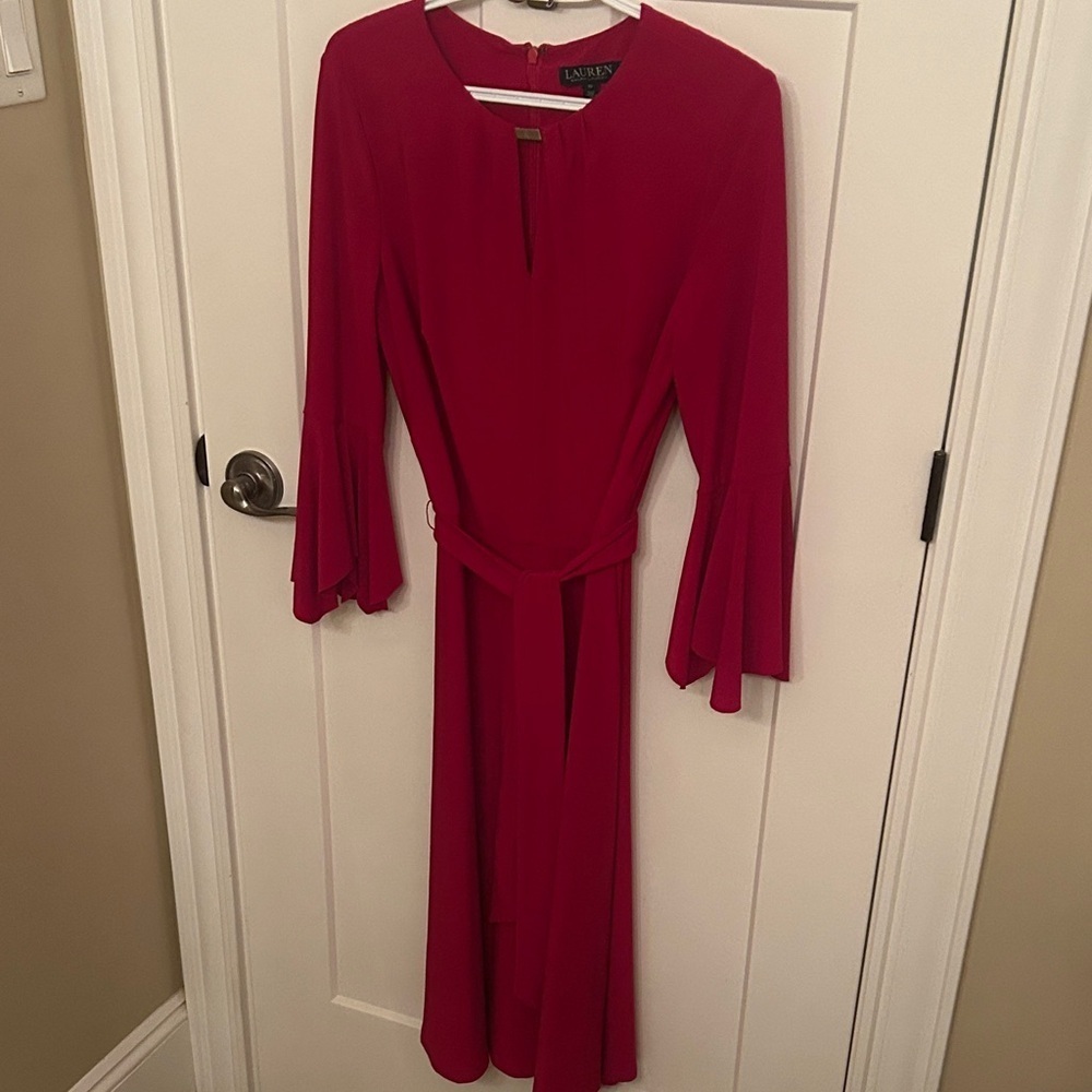 Sexy Lauren Ralph Lauren Red Flowy Sleeve Dress, size 10